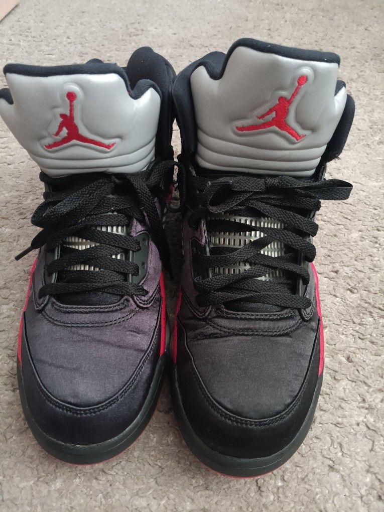 Air Jordan Retro Satin Black/ University Red