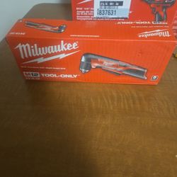 Milwaukee M12 Cordless 3/8 Right Angledrill And M12  1/4 Hex Screwdriver Kit 