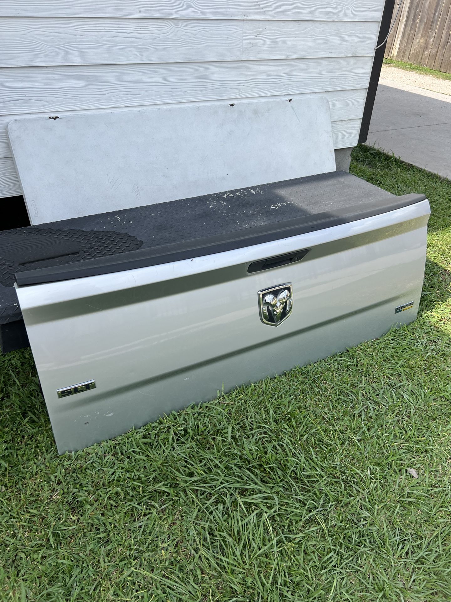 2009-2018 Dodge Ram Tailgate