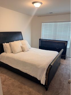 4 PIECE BEDROOM SET  *BEST OFFER*