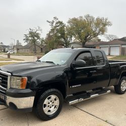 GMC SIERRA SHORT BED 6 LUG WHEELS  