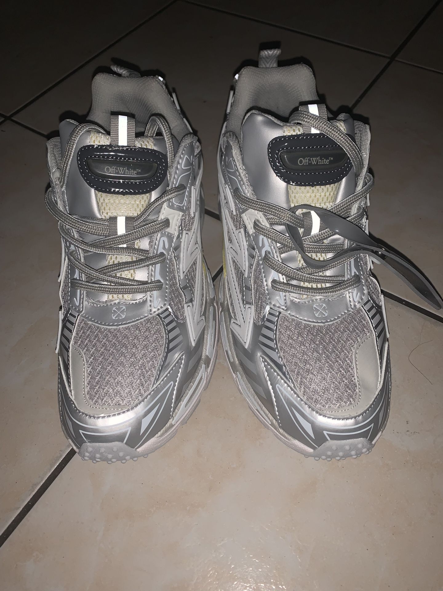 Offwhites Be Right Back