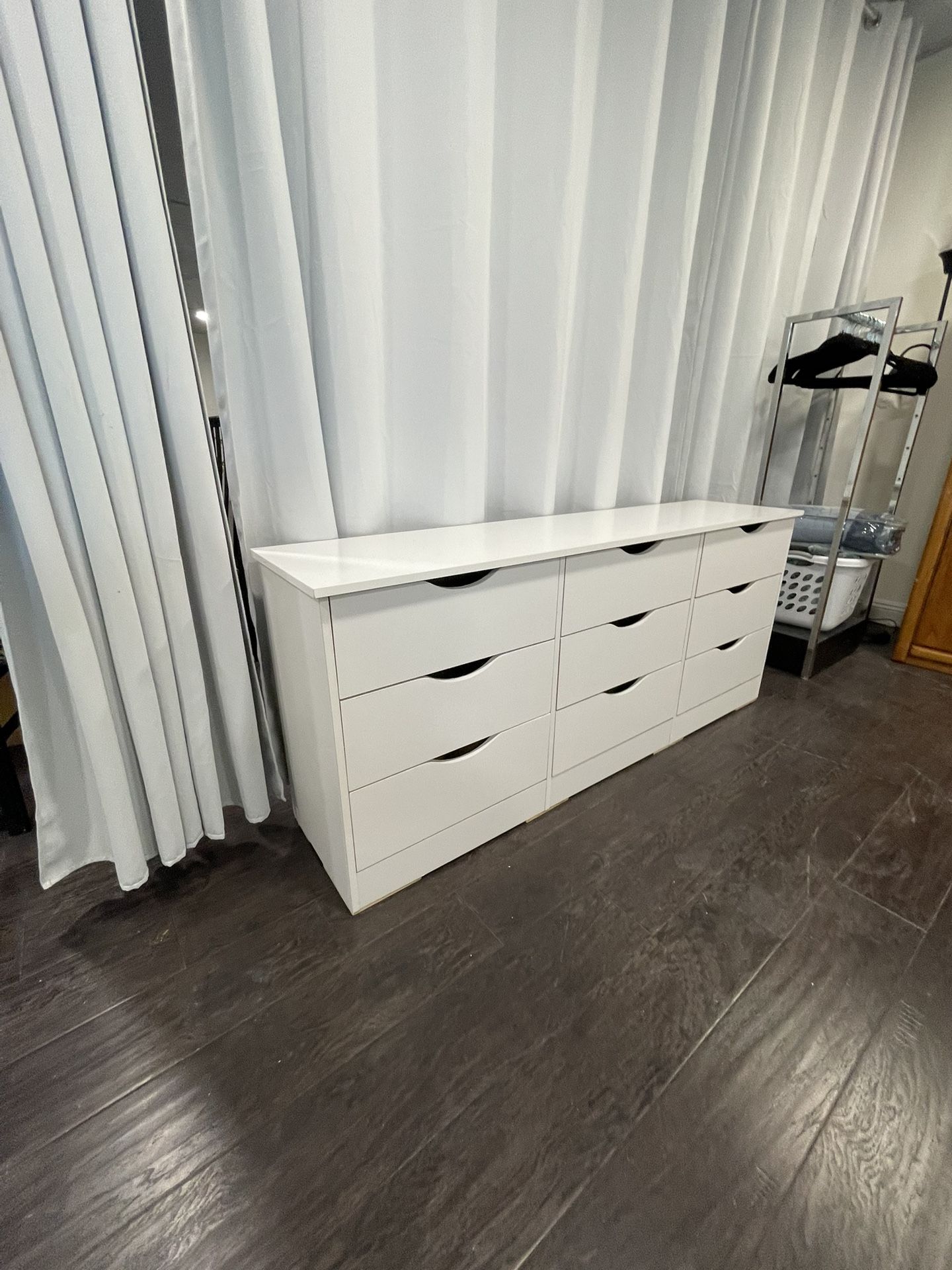 White 9 Drawer Dresser