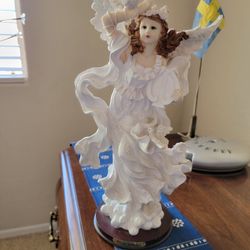 MILANO collection Angel Statue