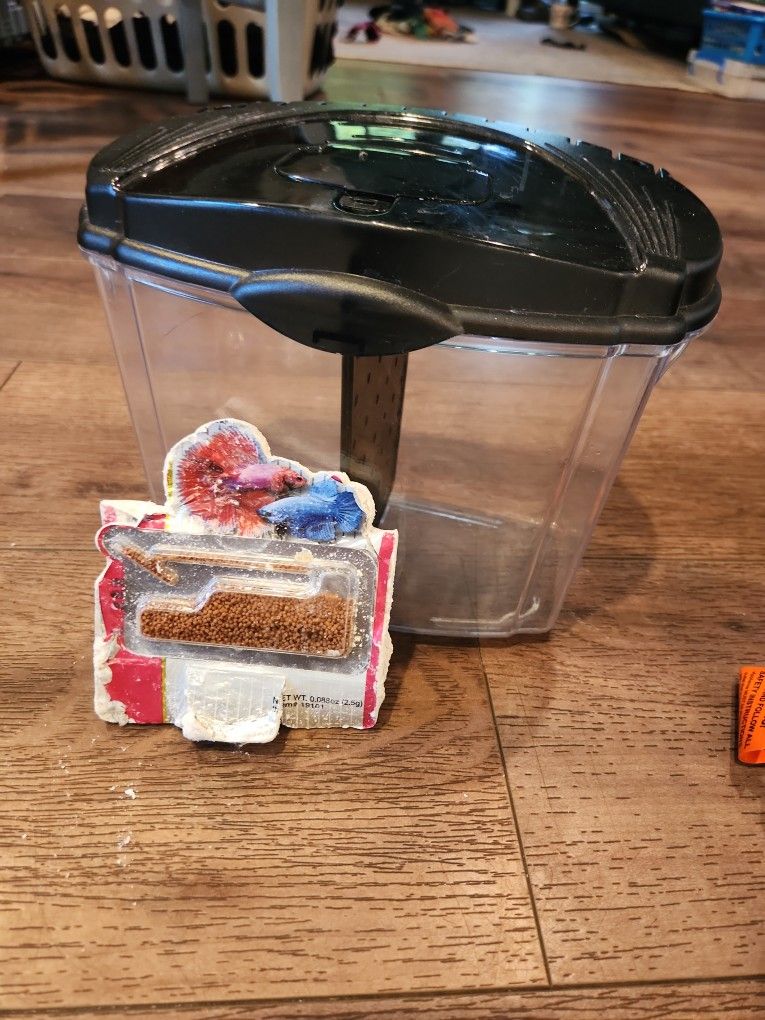 Small, Divideable Tabletop Fish Tank and New Bata Gold Food