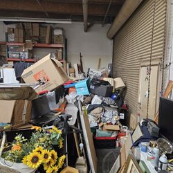 3000 Ft Of House Hold Items