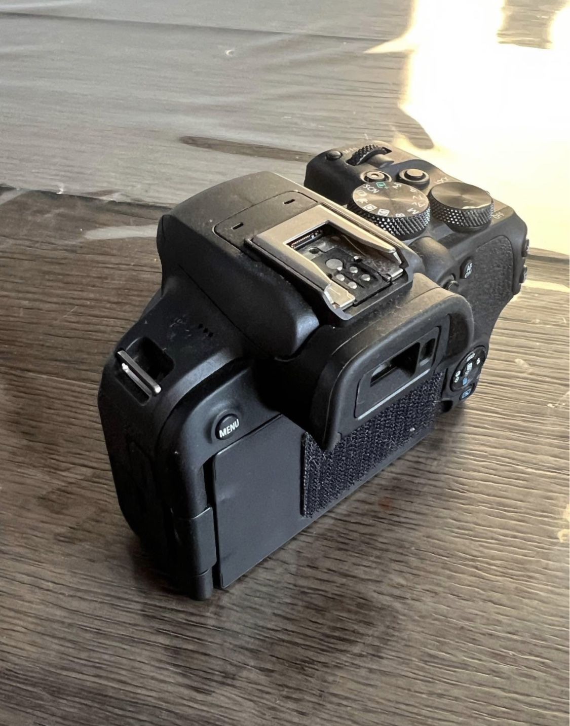 CANON EOS R10