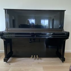 Yamaha U3 upright piano