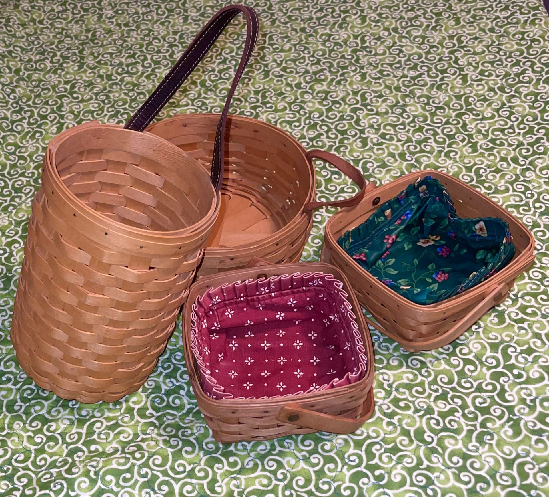 Longaberger Baskets 4 Medium Sized -  2 w/Fabric Liners 2 With Leather Handles