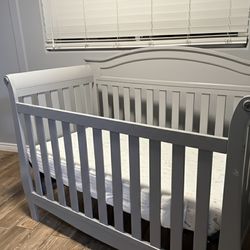 baby crib