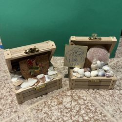 Disney Ariel Little Mermaid Collector Pins In Handcrafted Treasure Chest