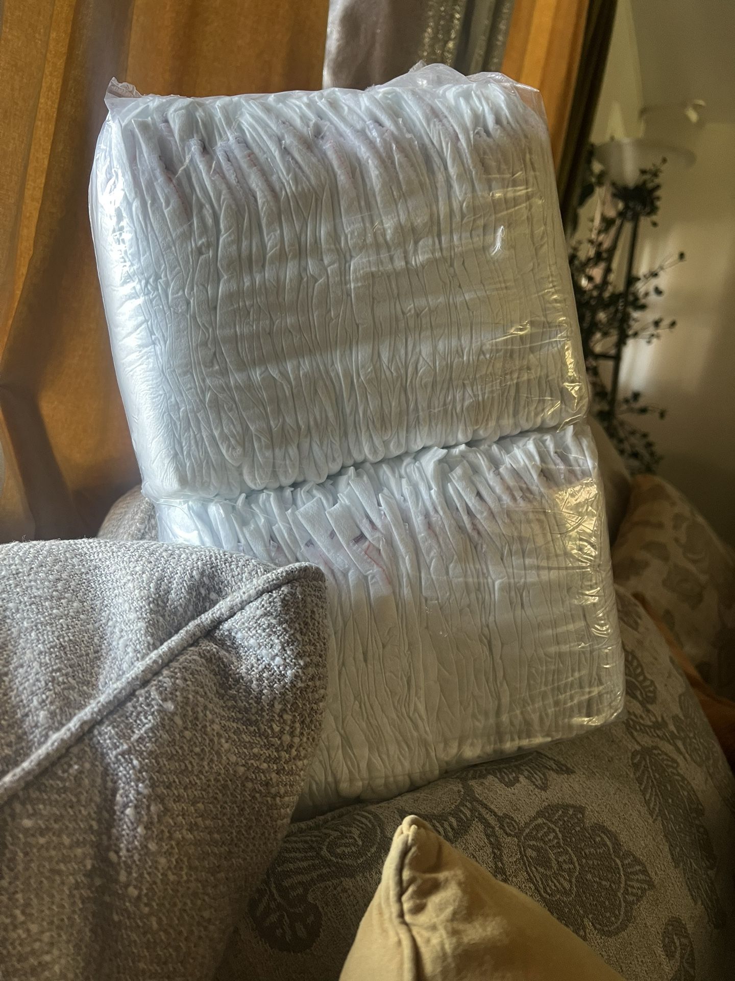 Diapers / Pañales Size 2