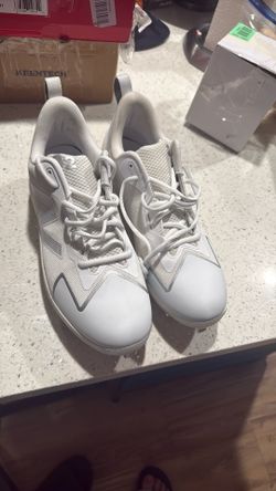 new balance cleats