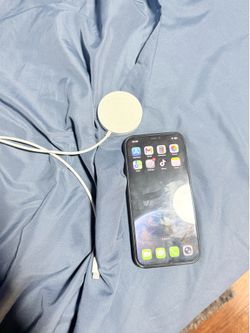 iPhone 12 Pro Max 128 gb blue (wireless charger included)