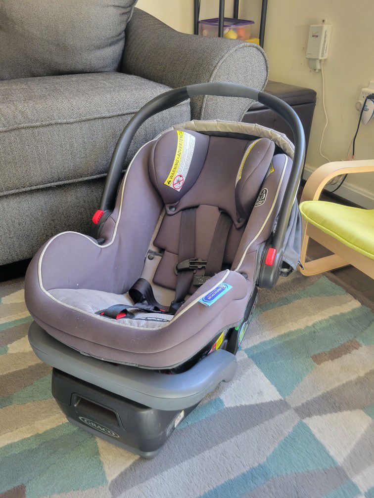 Baby Car Seat and Base (Graco)