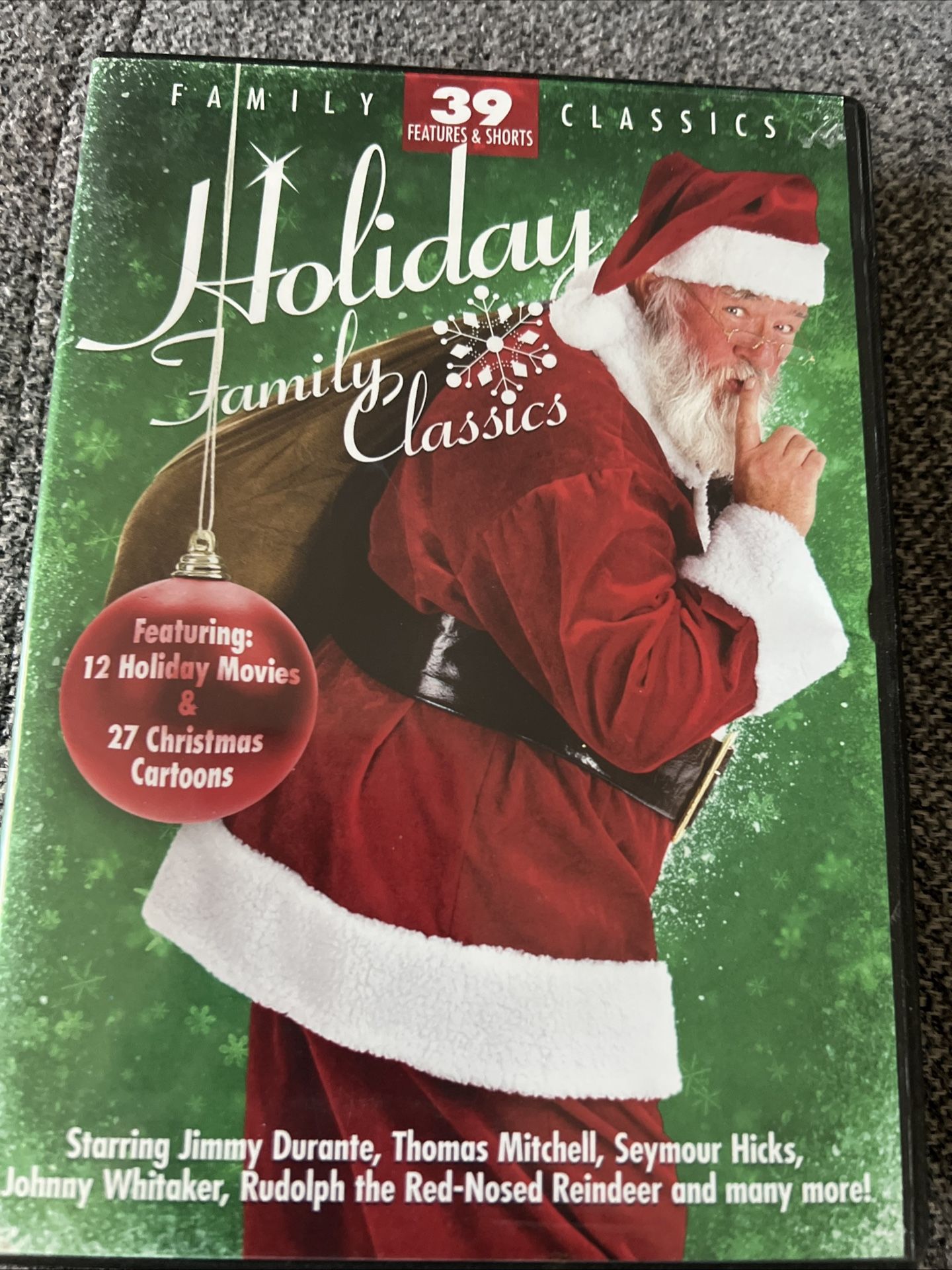 39 Holiday Family Classics (Set Of 4 DVDs With 12 Holiday Movies & 27 Cartoons)