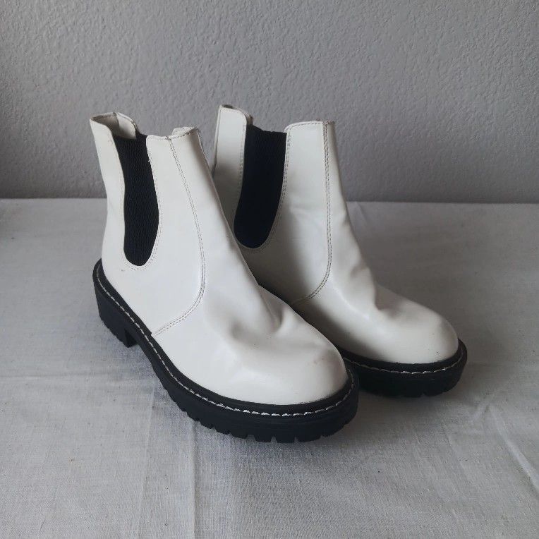 Forever 21 White 'Combat Boots' Fashion Chunky Boots Size 7 WOMEN'S
