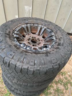 rims have all 4 with tires 150$ r17 6 lug(might be universal)
