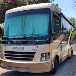 2017 COACHMEN PURSUIT 30FW Class A RV Motorhome, Beautiful Condition, Low Miles, Lot's of Extras!