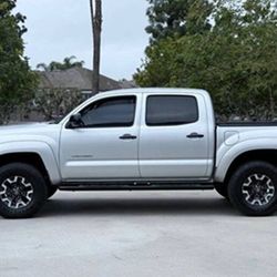 Excellent condition Tacoma PreRunner