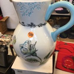 Water pitcher