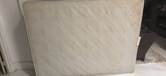 Queen matress box