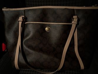 Coach  woman’s hand bag