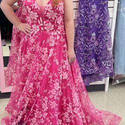 New With Tags Pink & White With Pockets Long Formal Dress & Prom Dress $239