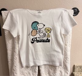 New Junior Medium Snoopy Tshirt