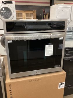 LG 4.7 cu.ft. Smart Wall Oven with InstaView, True Convection, Air Fry and Steam New Scratch and Dent