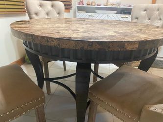 Marbel table round 43inch with chairs 4