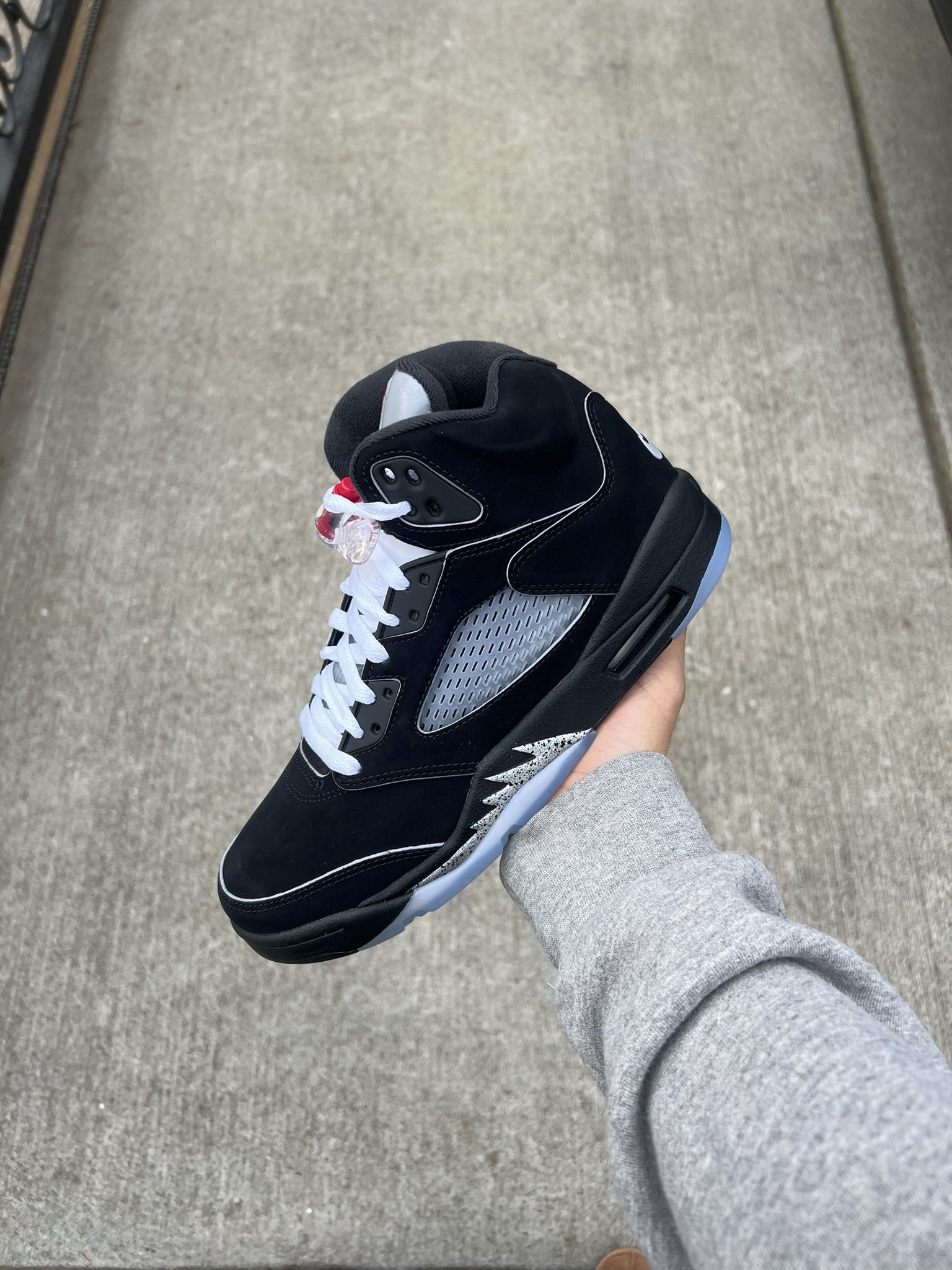 Jordan 5 “Metallic Reimagined” - Size 8.5M