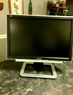 TWO VIEWSONIC VX 2025 VM MONITORS 20.1 LCD