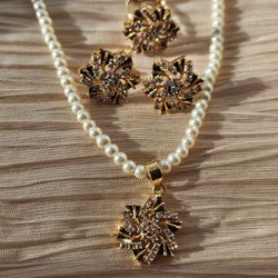 Beautiful Golden Floral Jewelry Set (Earrings, Pendant, Pearl Chain, Adjustable Ring)