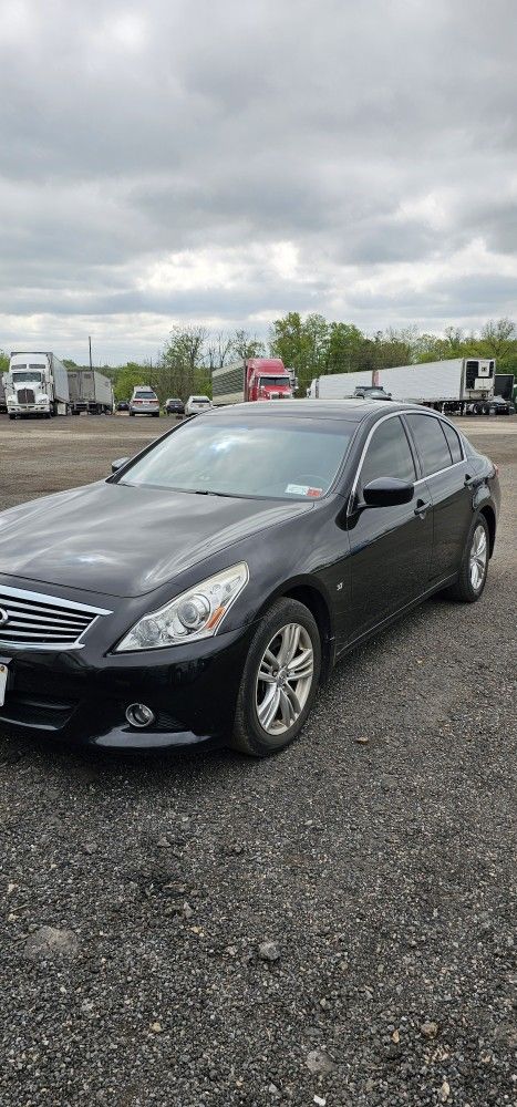 2015 Infiniti Q40