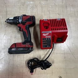 MILWAUKEE HAMMER DRILL W/BATTERY & CHARGER SELLING FOR $99‼️