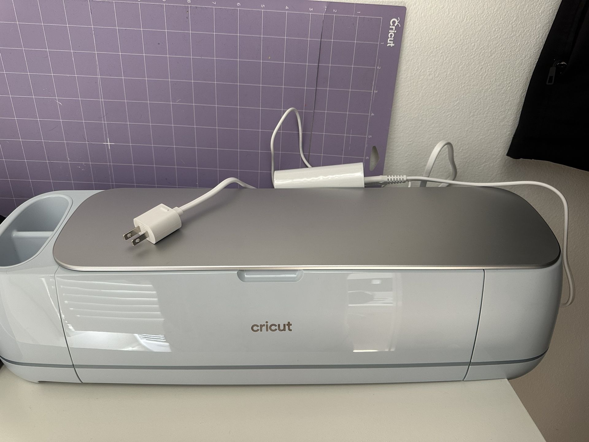 Cricut Maker 3 β Like New, Used Only Twice + Original Box Included