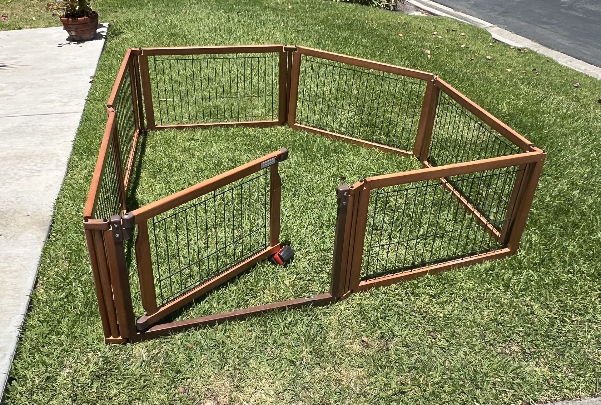 Free Standing Pet Gate