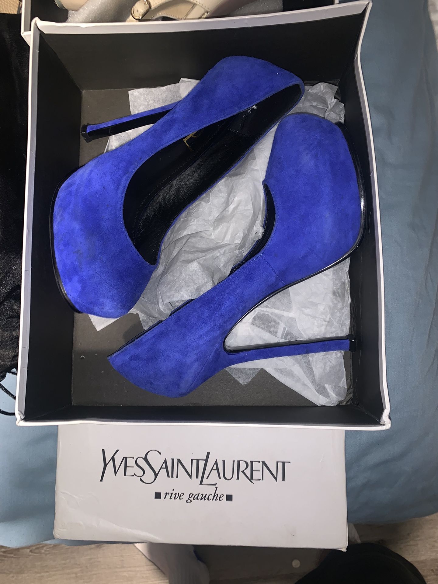 Woman’s Yves Saint Laurent Heels