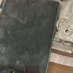 iPad 9th generation unlocked no scratches or cracks