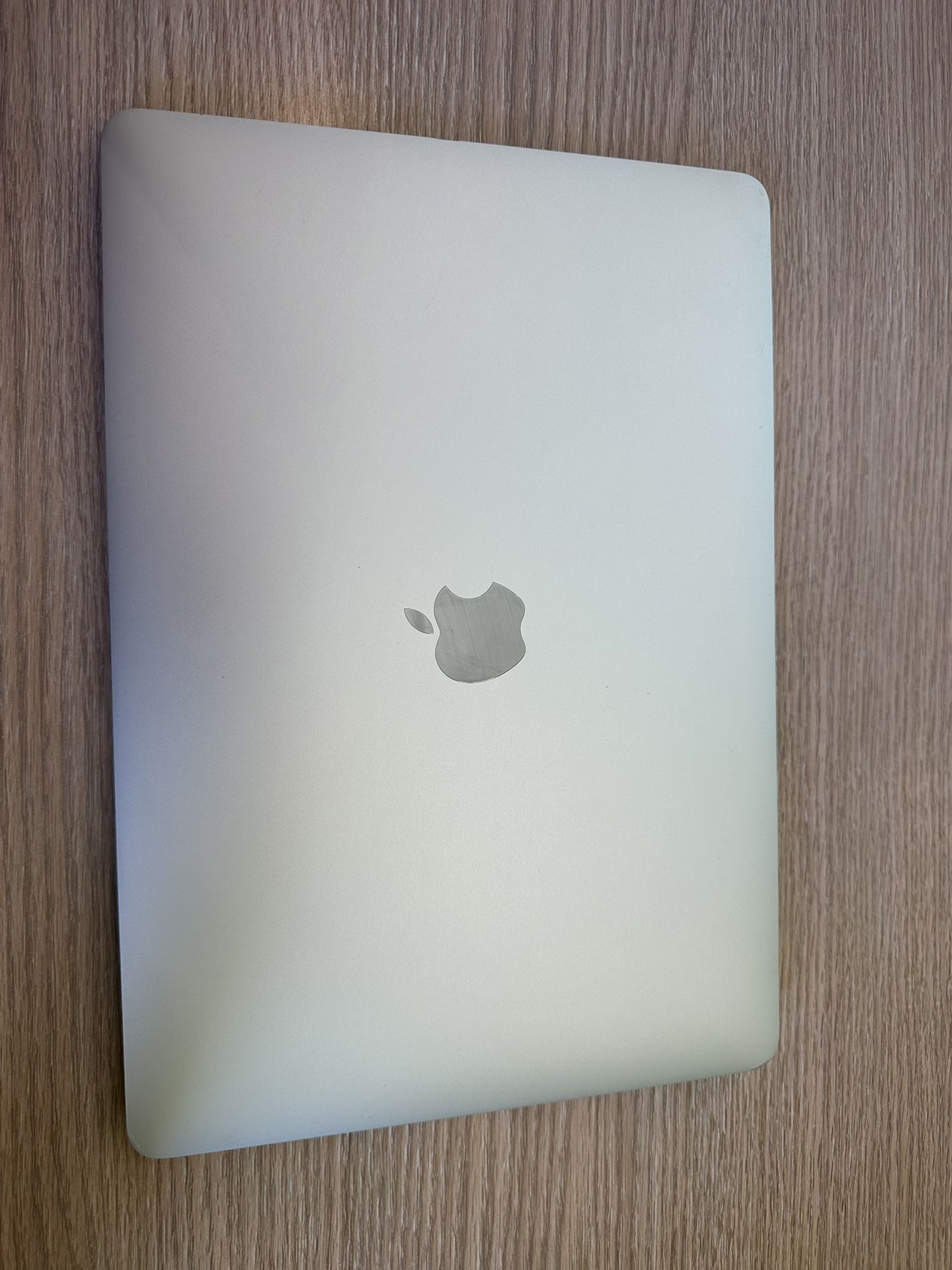 MacBook Pro (13-inch,2019,Two Thunderbolt 3 Ports)