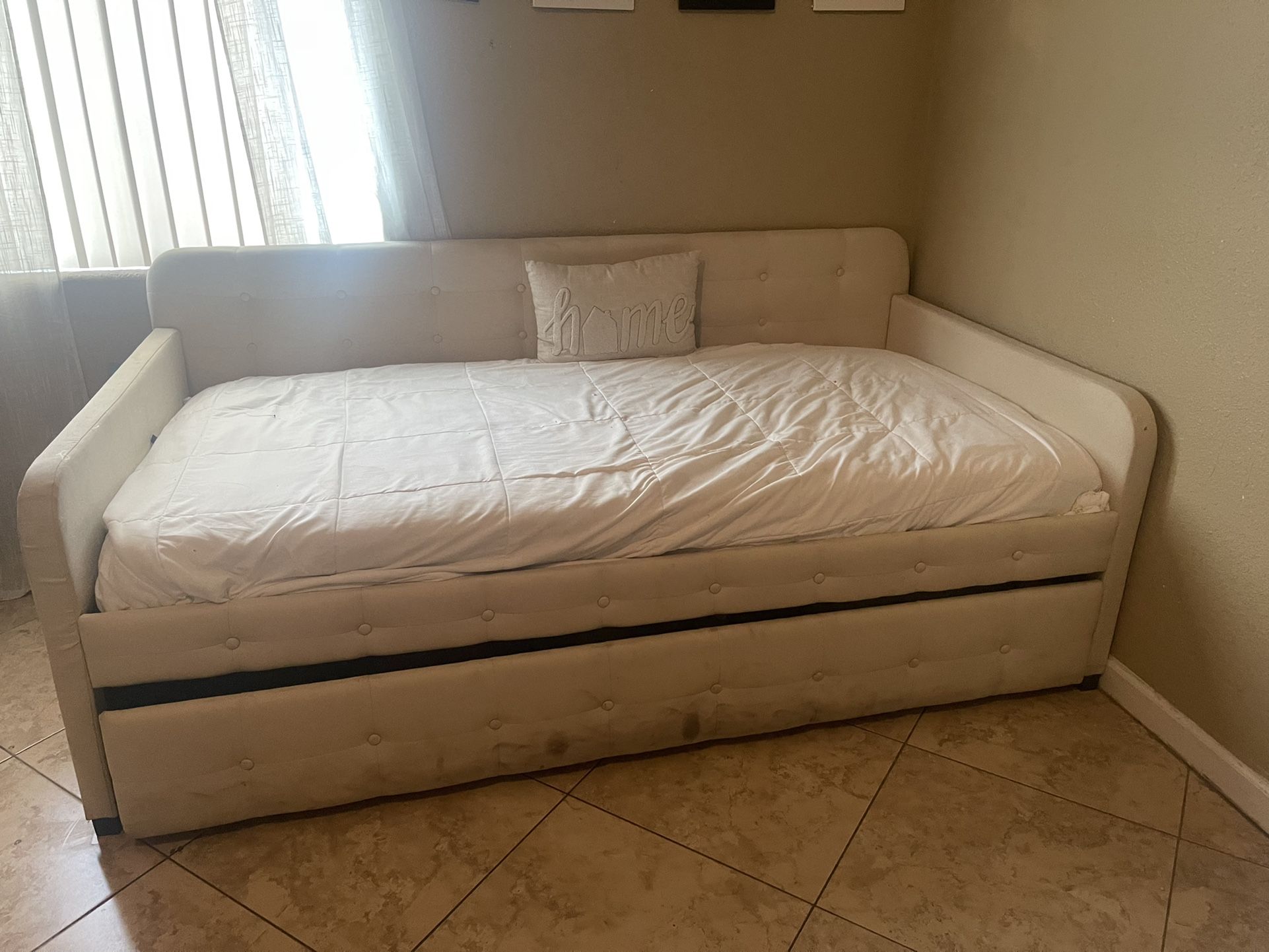 Offer on sale up daybed
