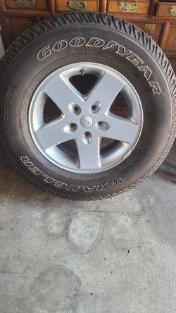 One Rim & Tire/ Goodyear  P255/75R17 