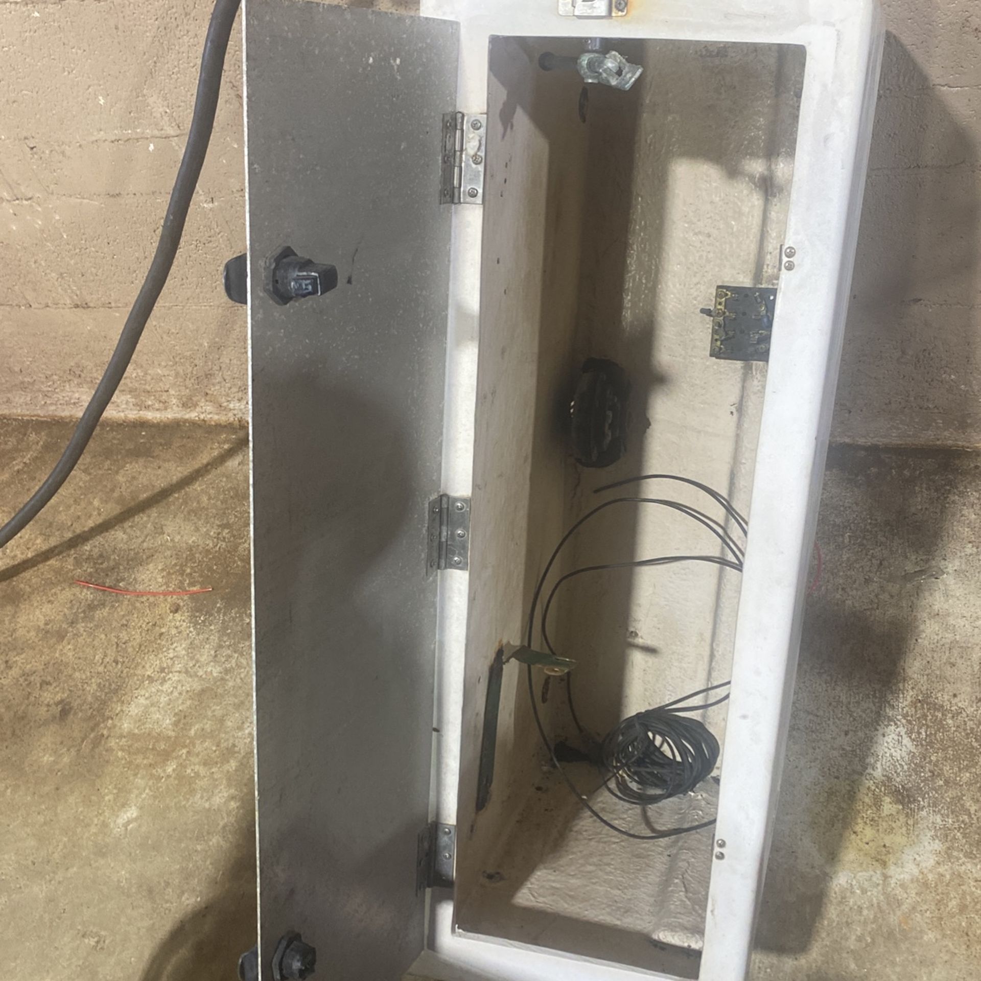 Marine Electrical Box for Sale in Hialeah Gardens, FL OfferUp