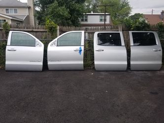 2015 Chevy silverado 3500 doors