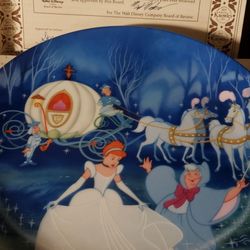 Set of 5 Disney Plates Bradford Exchange New and boxed