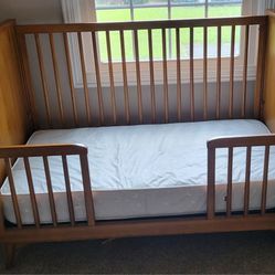West Elm Crib / Toddler Bed w/Mattress 