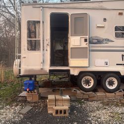 2004 Coachmen Cascade With Lake Lot In Sullivan$8,500