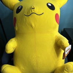 Big  Pikachu  💛💛💛