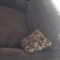 SUPER SOFT & COMFY DEEP LOVESEAT COUCH 